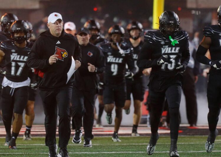 Coaches Poll Top 25 Louisville Oregon State Rise Into Top 10 Of