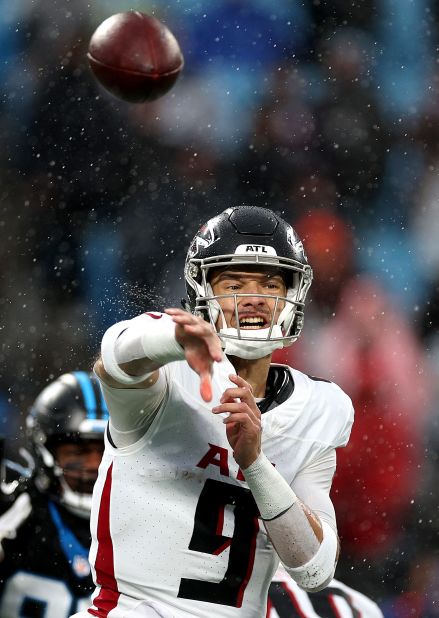 Atlanta Falcons quarterback Desmond Ridder throws the ball during the first half. 