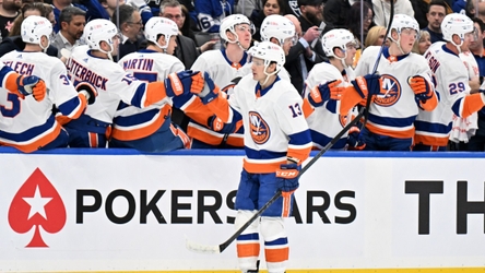 Pierre Engvall's Late Goal Sees Islanders Past Maple Leafs, 3-2 ...