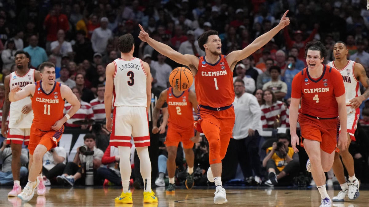 Clemson's Chase and Dillon Hunter hit clutch late buckets in upset of ...