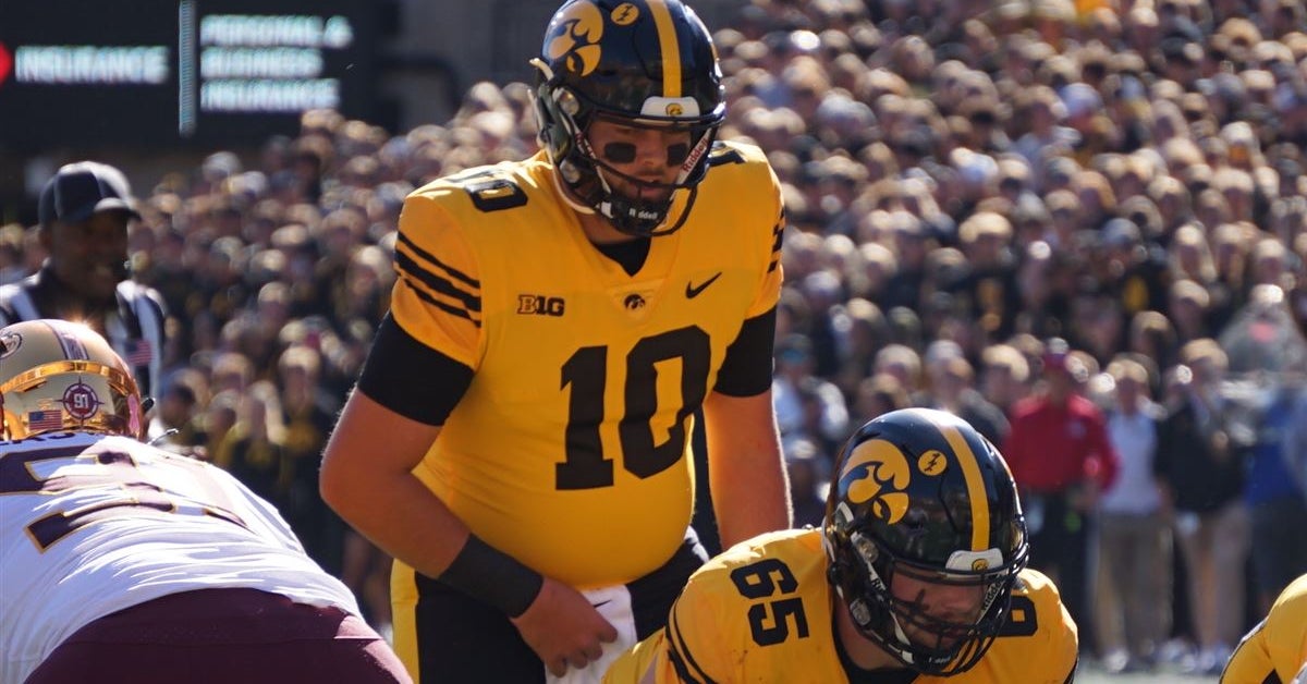 Iowa quarterback Deacon Hill enters the transfer portal