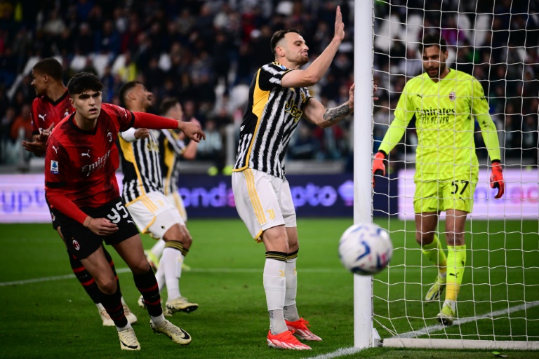 Depleted Milan Hold Juve To Close In On Champions League 