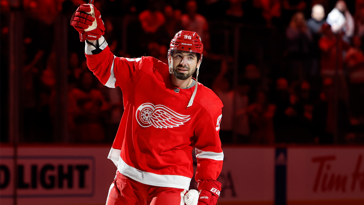 Sharks acquire veteran Dman, 2024 draft pick from Red Wings