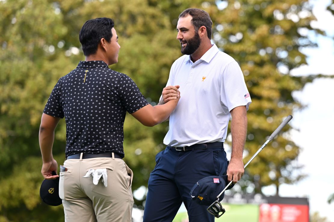 Kim and Scheffler shake hands after a pulsating contest.