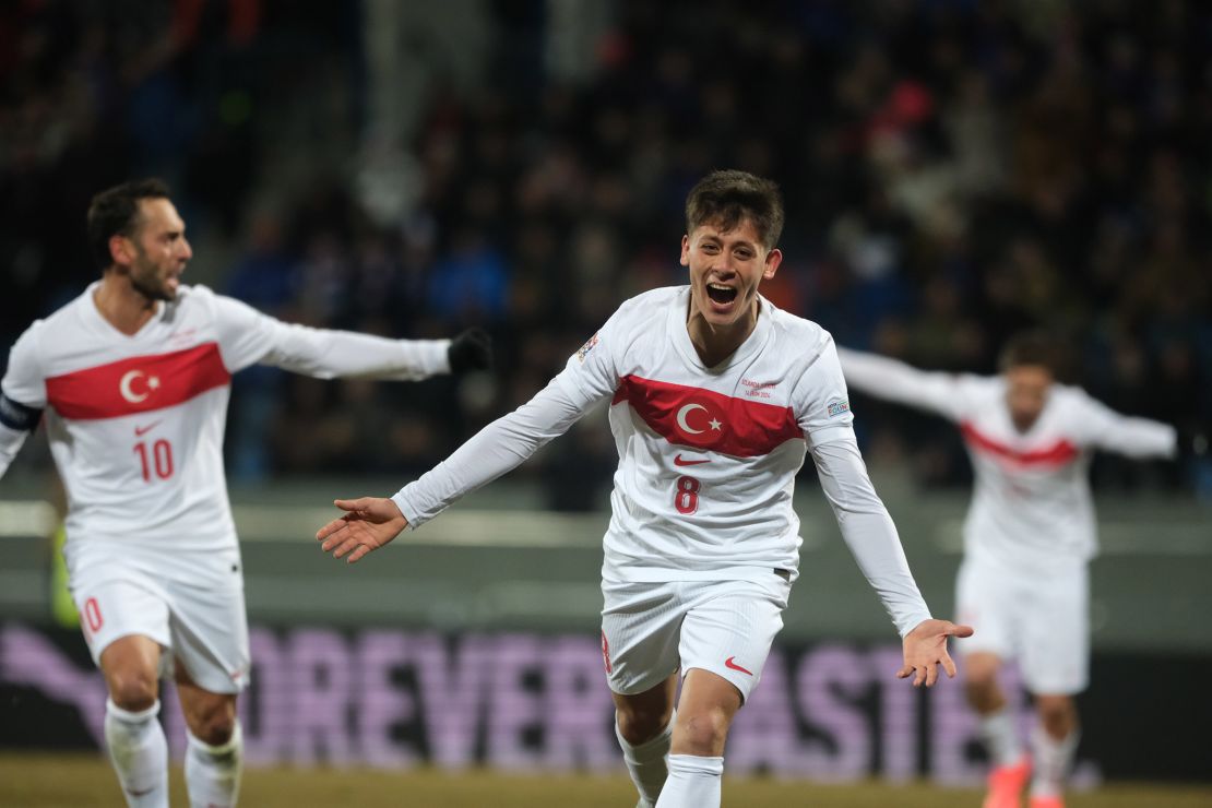 Arda Güler scored a late goal to help Turkey beat Iceland.